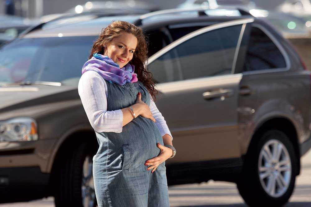 Можно ли водить автомобиль беременным?