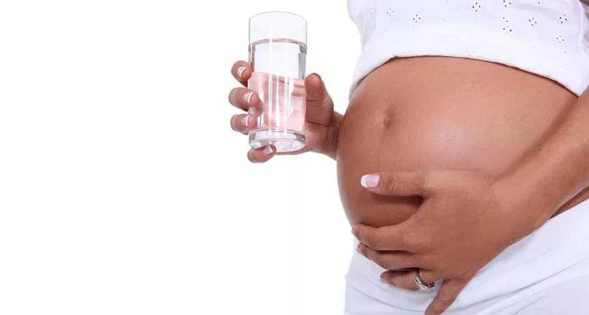 Сколько пить воды беременным в день: можно ли много и почему нельзя, какое количество должна выпивать женщина при беременности?