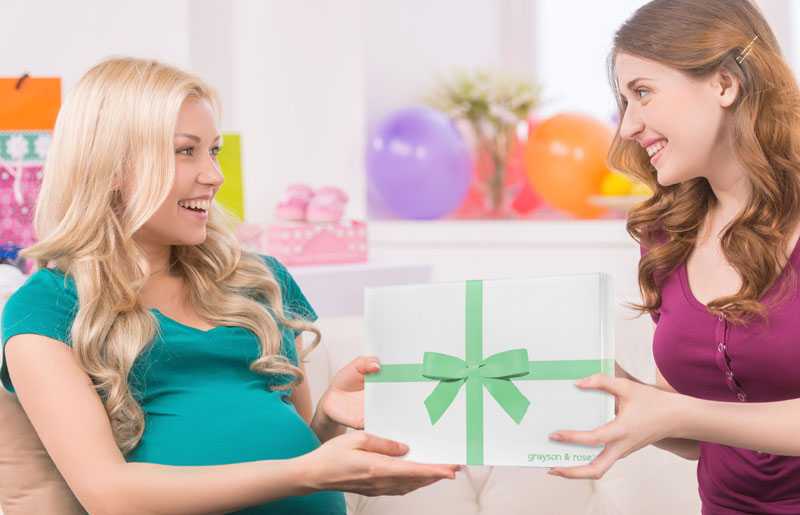 132 идеи что подарить беременной жене на день рождения + советы