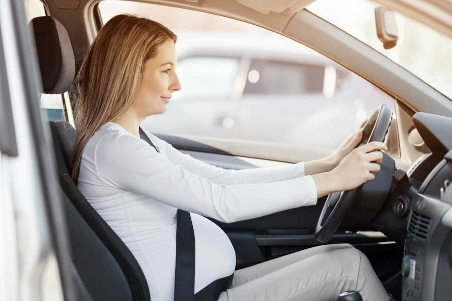 Можно ли беременным ездить за рулем и до какого срока: правила вождения