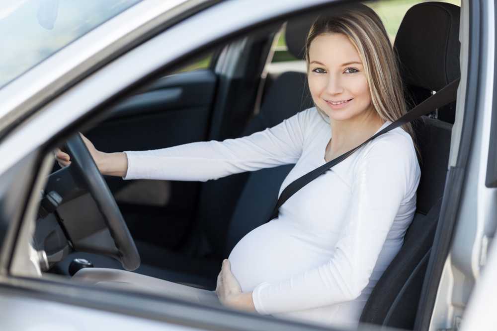 Беременная за рулем: правила вождения беременной, возможные риски