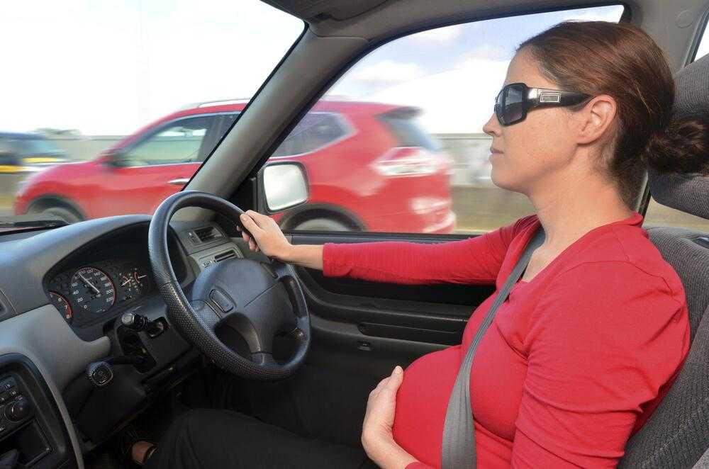 Можно ли беременным ездить за рулем в 2019 году? как пристегиваться?