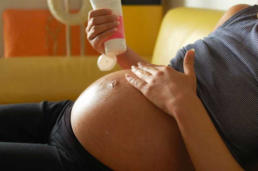 Как убрать растяжки после родов - способы избавления от растяжек на животе после беременности