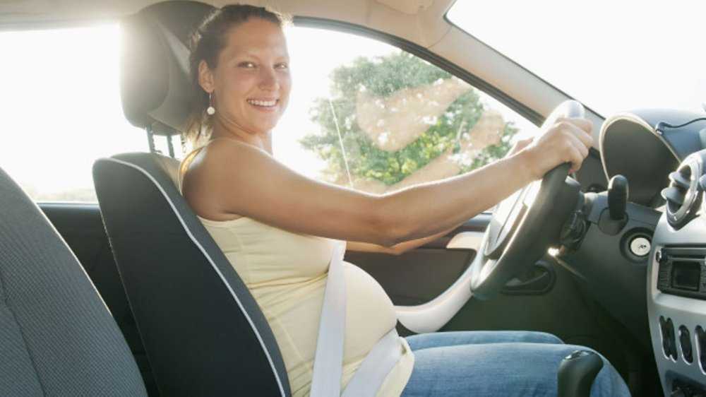 Беременная женщина за рулем. как безопасно водить машину во время беременности?